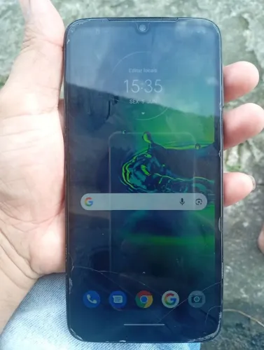 Moto g8 plus 64 gb. 4 ram.  So pegar e usar comprei outro e quero vender 
