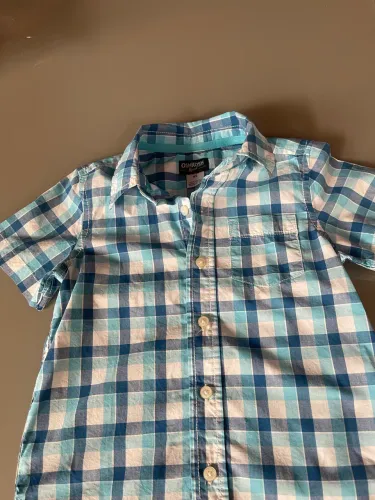 Camisa xadrez marca oshkosh, tamanho 4 anos