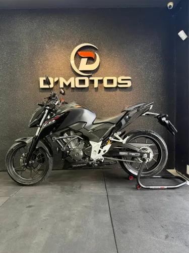 CB TWISTER 300F - 2025 - EXTRA!!