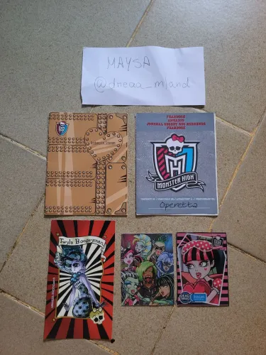 Diários e cards monster high 