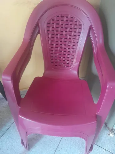 Duas cadeiras por 100