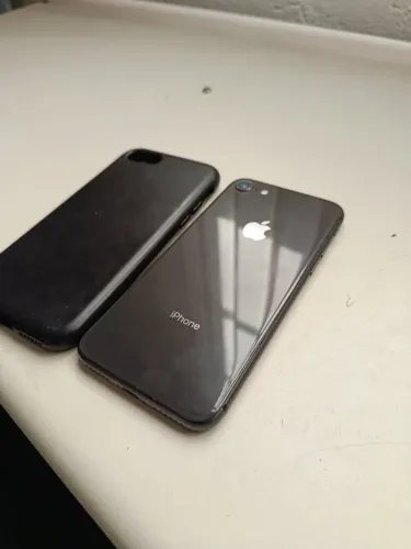 iPhone 8