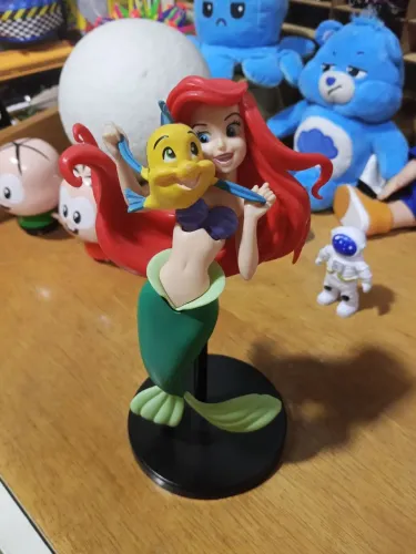 Pequena Sereia Ariel e Linguado Colecionável 