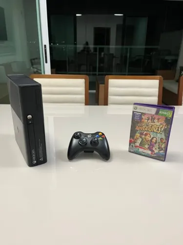 Xbox 360 Super Slim - 2015e - Lacrado !!! Acompanha Kinect e Jogo, muito novo !!!