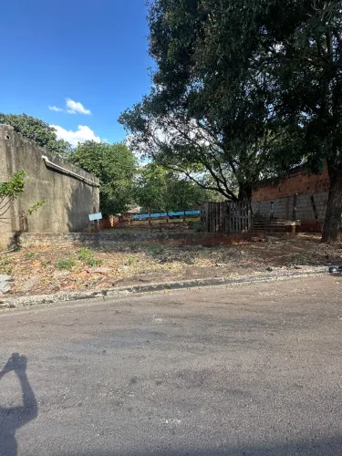 Lote no Setor Recanto do Bosque Goiania Goiás Metragem 12 de frente e 30 de Fundo