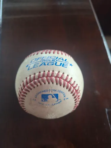 Bola de beisebol Rawlings oficial