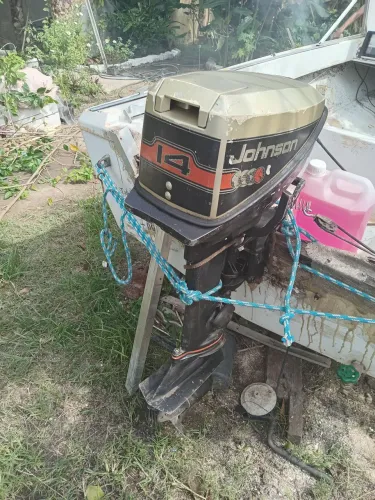Motor e lancha