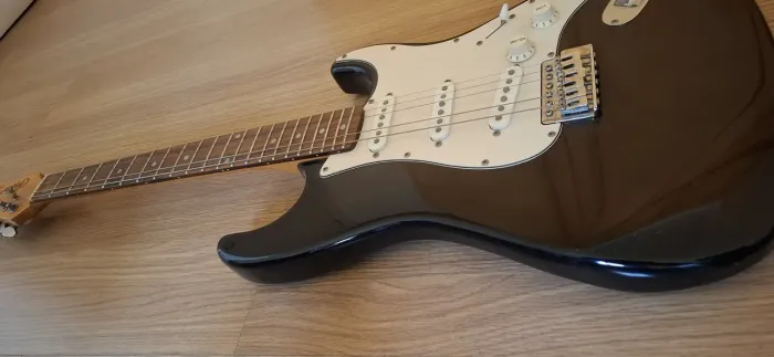 Guitarra Condor RX-20S Stratocaster 