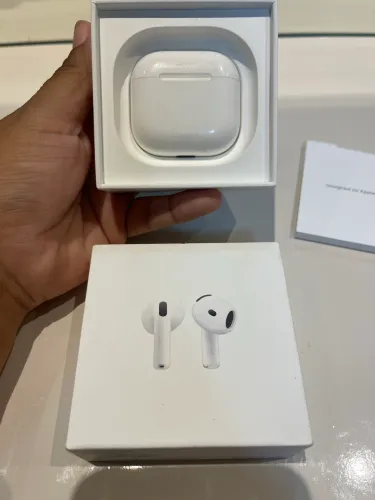 AirPods 4