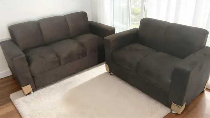 Sofá 2 e 3 Lugares Suede Chocolate D33 Resistente e Confortável