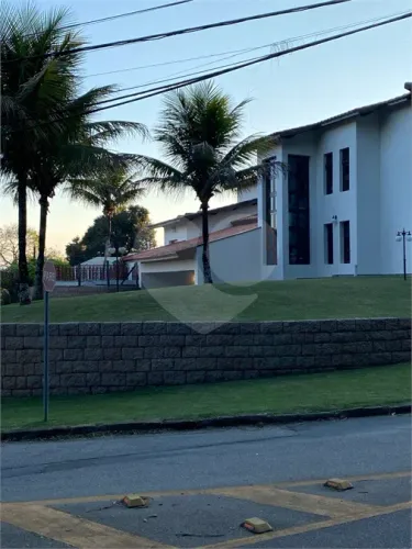 Casa à Venda ou Locação no Condomínio Marambaia - Vinhedo - SP