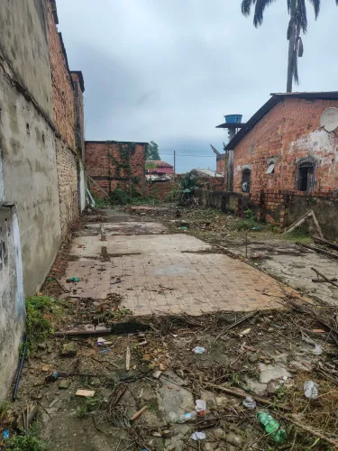 TERRENO EM LOTES NA TERRA FIRME AO LADO DO CAMPO DA T.F