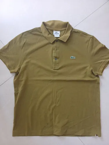 Camisas usada em excelente condições