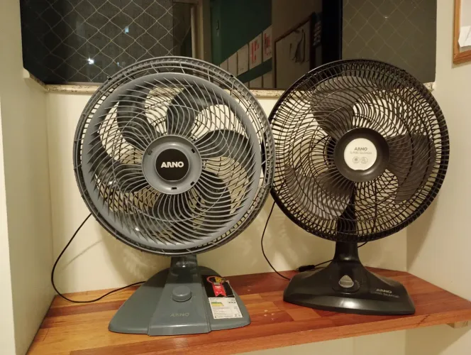 Combo: 2 ventiladores Arno (mas 1 sem funcionar)