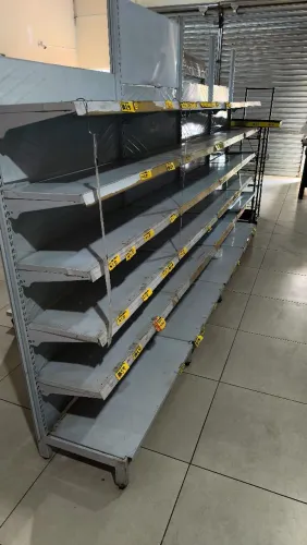 Prateleiras mercado