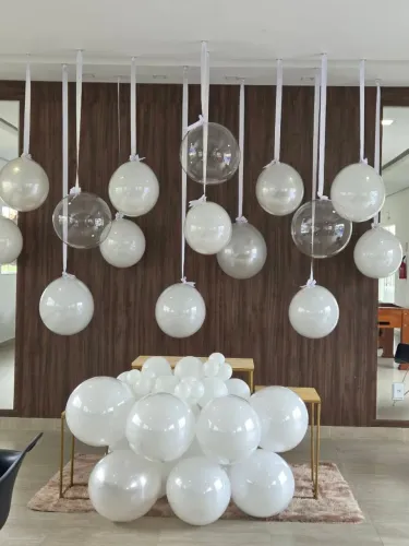 Decoração de festa com balões encapsulado 