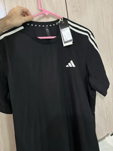 Camiseta Adidas Train Essentials - TAM M