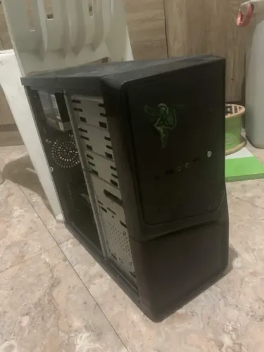 PC desktop, I3-9100f, Rx 5504gb, 16gb ram 2400mhz
