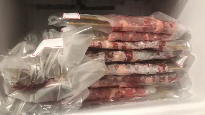 Espetinhos temperados!