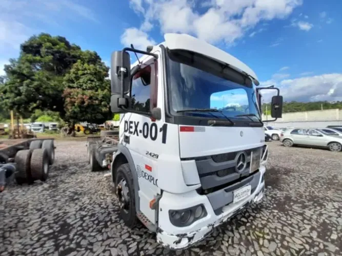 Caminhão Mercedes-Benz ATEGO 2429 No Chassi