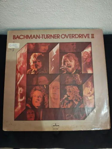 Vinil Bachman-Turner Overdrive II lançado pela banda canadense Bachman-Turner Overdrive