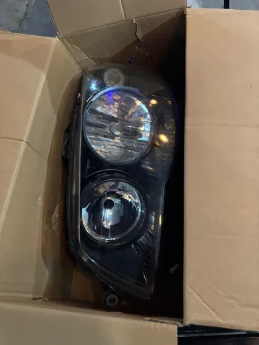 Farol máscara negra