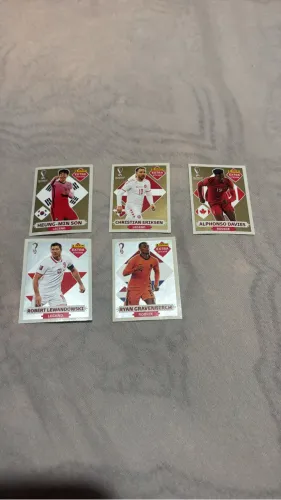 Figurinhas Legends 2022