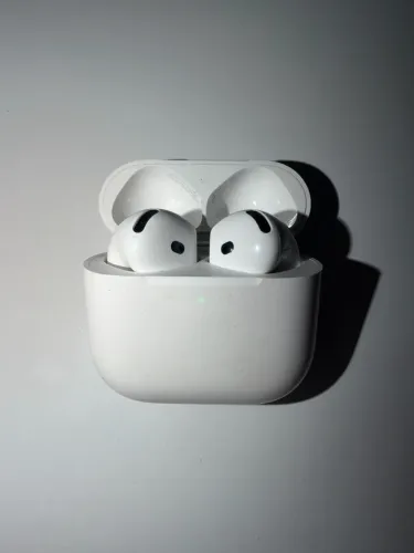 Airpods 4 sem ANR