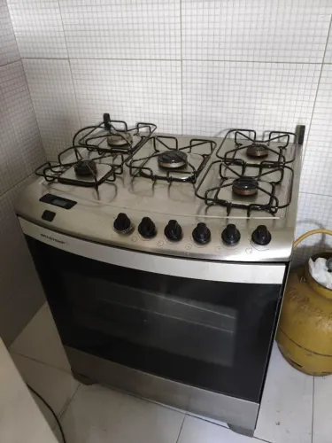 Vendo fogão funcionando normalmente
