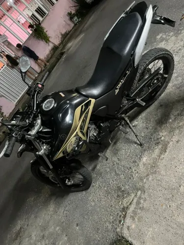 Vendo essa lander quitada 