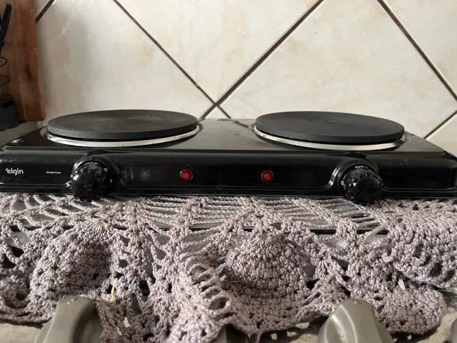 Fogão elétrico pouco uso