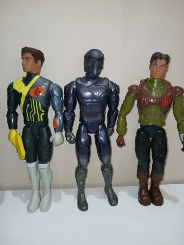 Boneco Max Steel