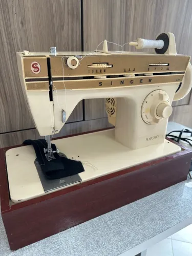 Vendo máquina de costura