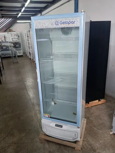 Expositor de bebidas Gelopar GPTU-40 Branco Refrigerador