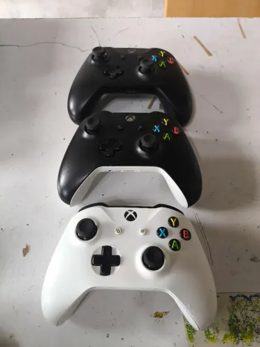 Controles de Xbox one todos zerados leia a descrição!!
