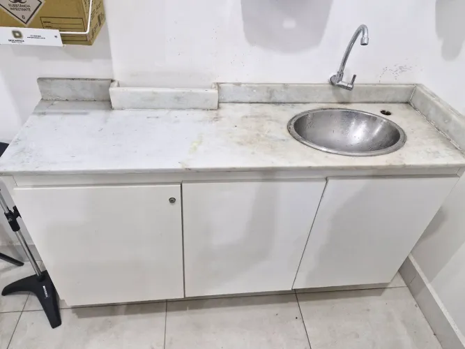 Gabinete com pia
