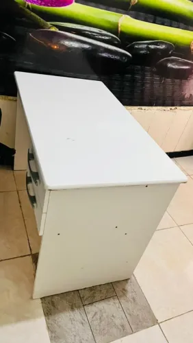 Vende-se birô