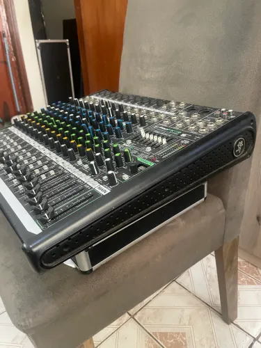 Mesa de som Mackie Profx16 V2