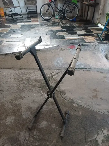 PEDESTAL PARA TECLADO