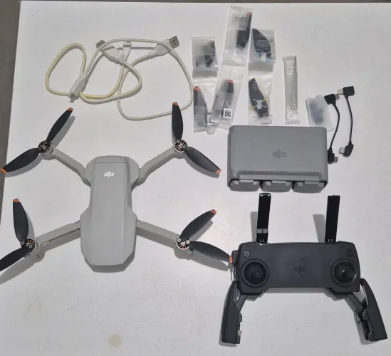 Drone DJI Mini SE Fly More Combo + Acessorios Extras