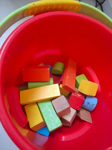 Kit com mais de 50 peças de blocos dr madeira de ótima qualidade 