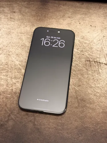 iPhone 15 pro com caixa