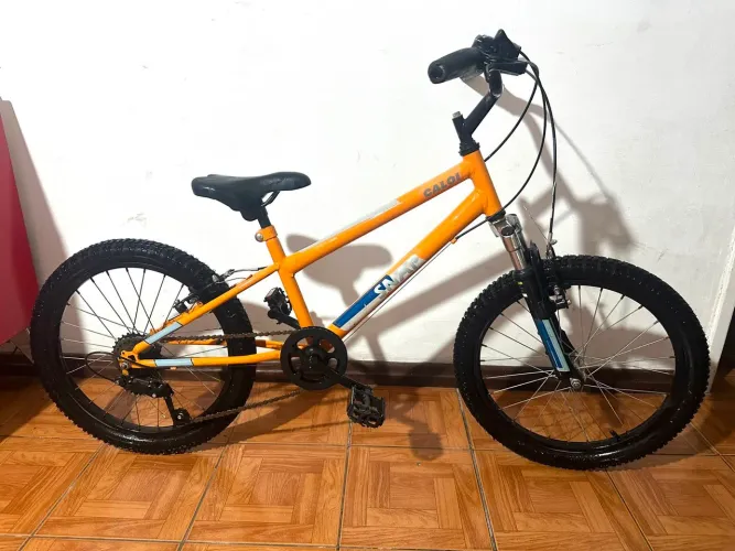 Bicicleta aro 20 calou snap marchas e suspensão