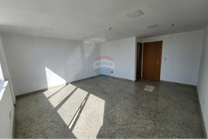 Sala Comercial Moderna em Serra, ES - Ed. Crystal Tower