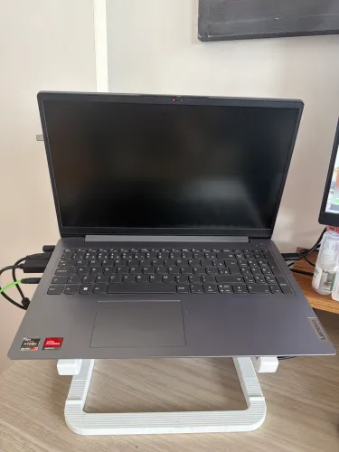 Notebook Lenovo IdeaPad 3 15ALC6 - Ryzen 7 5700U / 8 GB RAM / SSD 512 GB