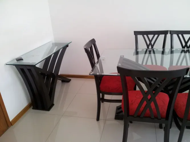 SALA DE JANTAR: e base central s/tampo 06 cadeiras e passa completo