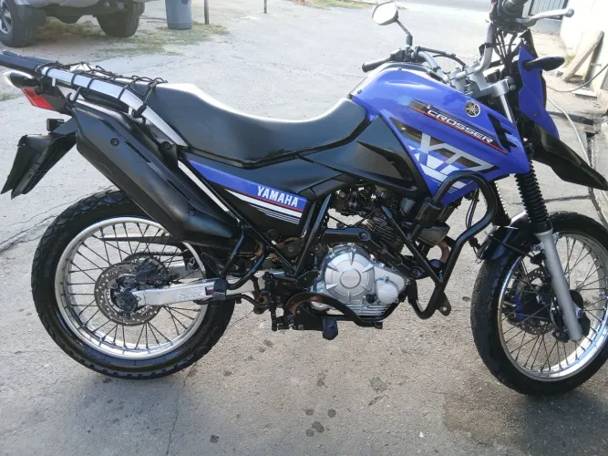 Moto crosser top