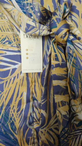 Vestido novo número 42.parece uma seda seda 