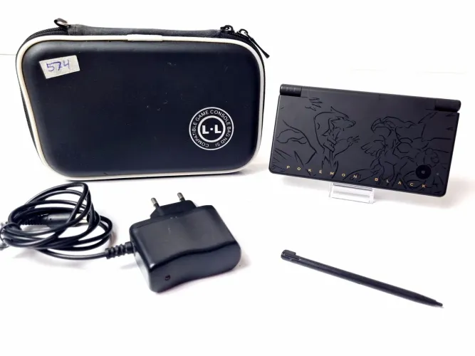 574 DSi POKEMON BLACK