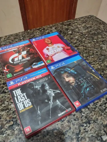 4 jogos de Playstation 4